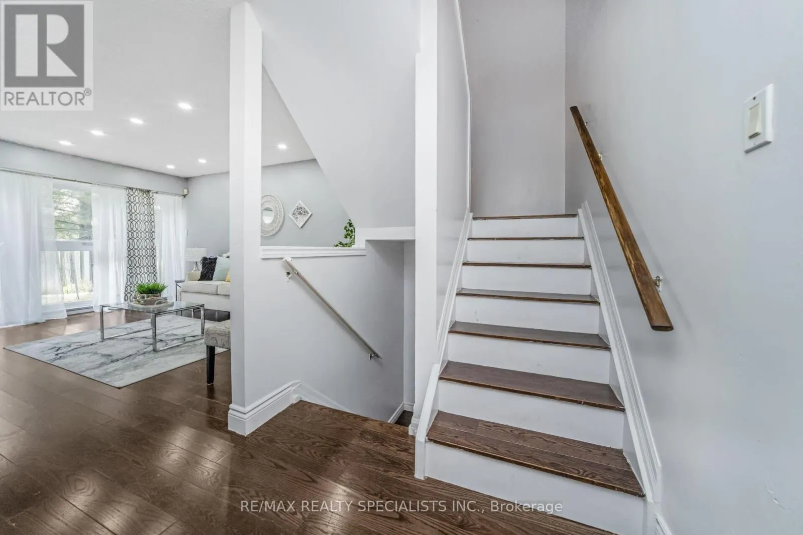 32 - 2881 WINDWOOD DRIVE