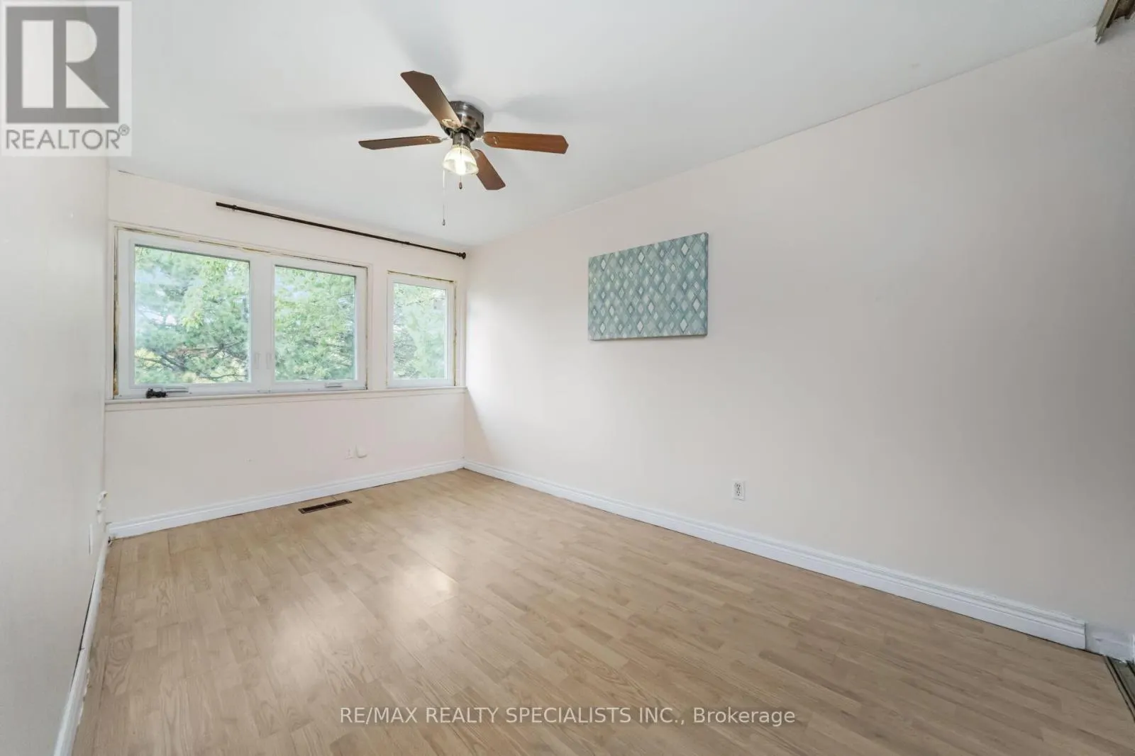 32 - 2881 WINDWOOD DRIVE