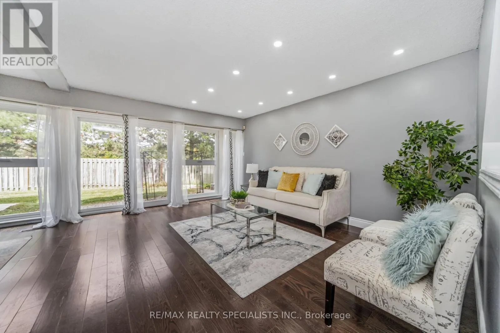 32 - 2881 WINDWOOD DRIVE