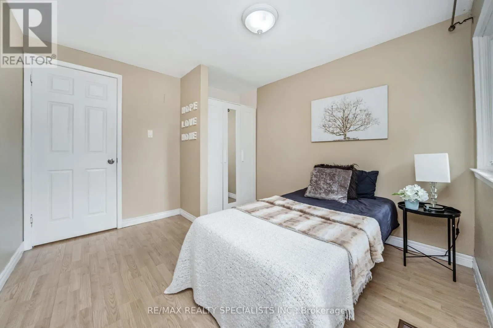 32 - 2881 WINDWOOD DRIVE