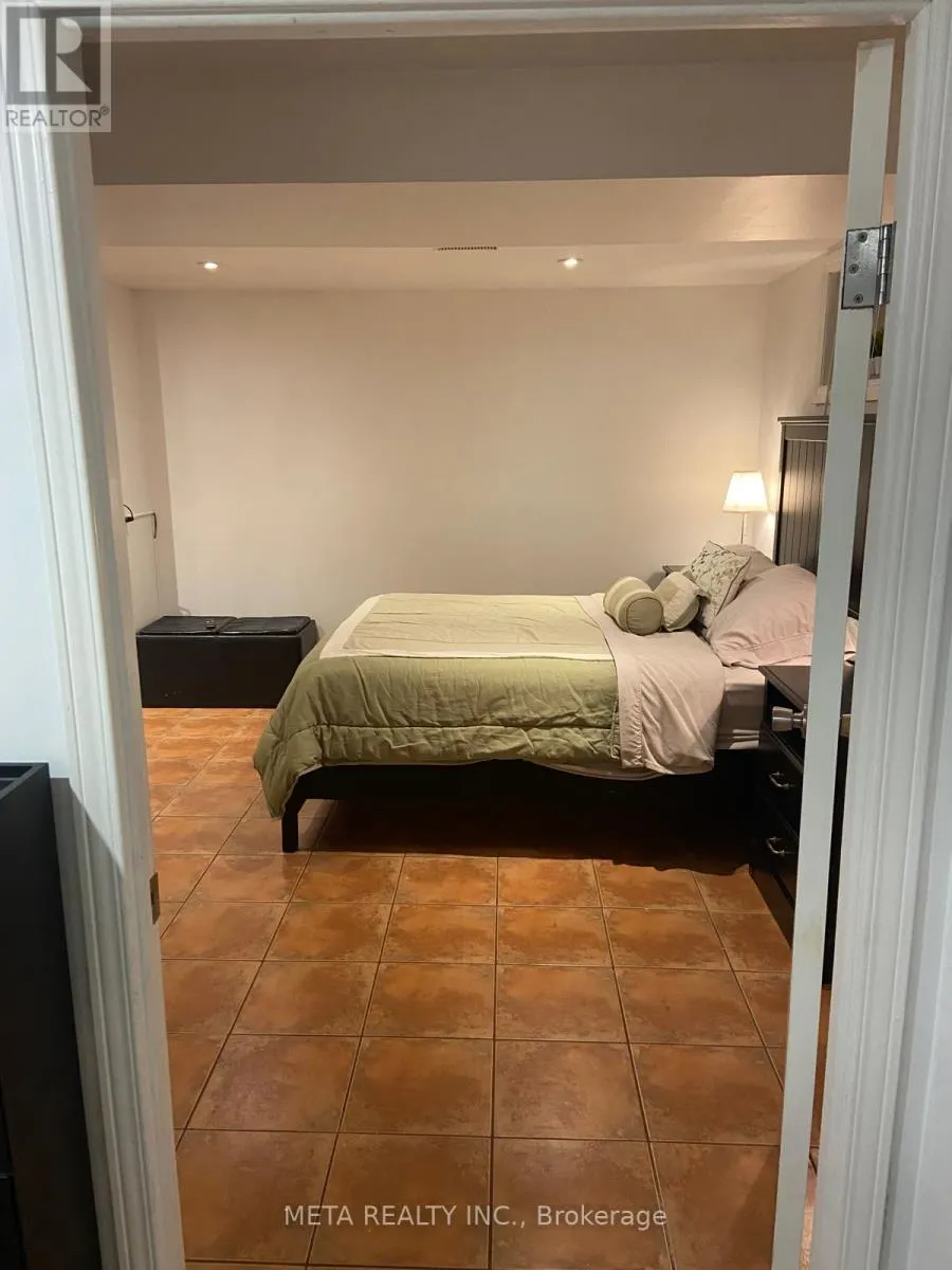 (BACHELOR BASEMENT APT) - 1150 JAMESWAY BOULEVARD