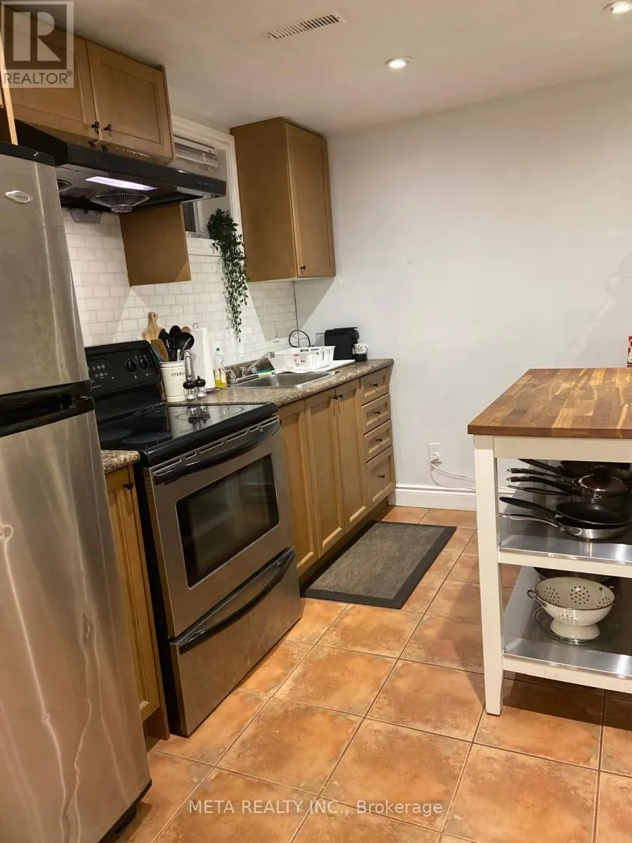 (BACHELOR BASEMENT APT) - 1150 JAMESWAY BOULEVARD