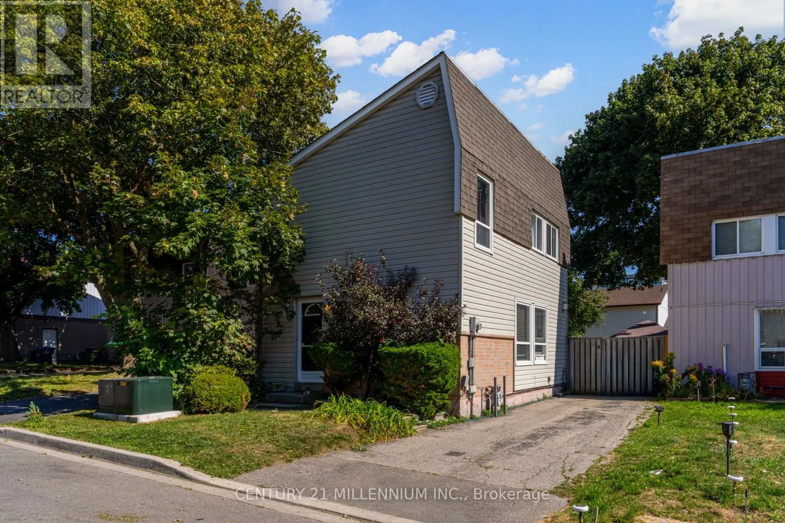 15 HASTING SQUARE