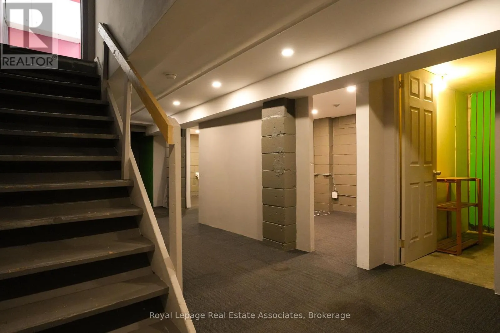 404 ROYAL YORK ROAD