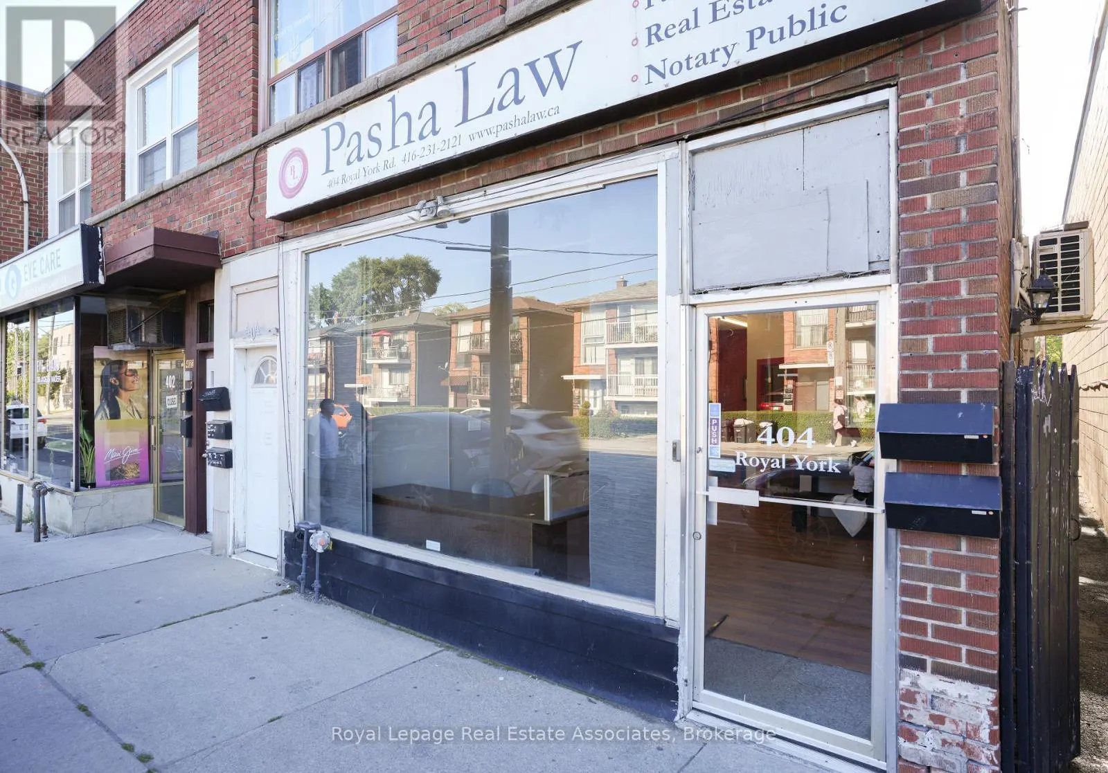 404 ROYAL YORK ROAD