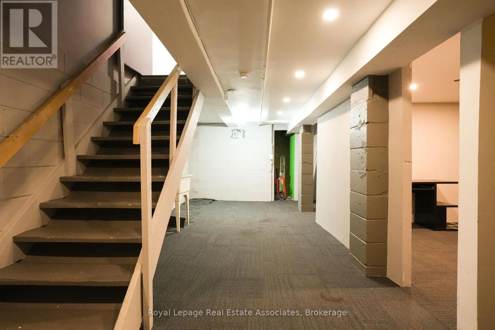 404 ROYAL YORK ROAD