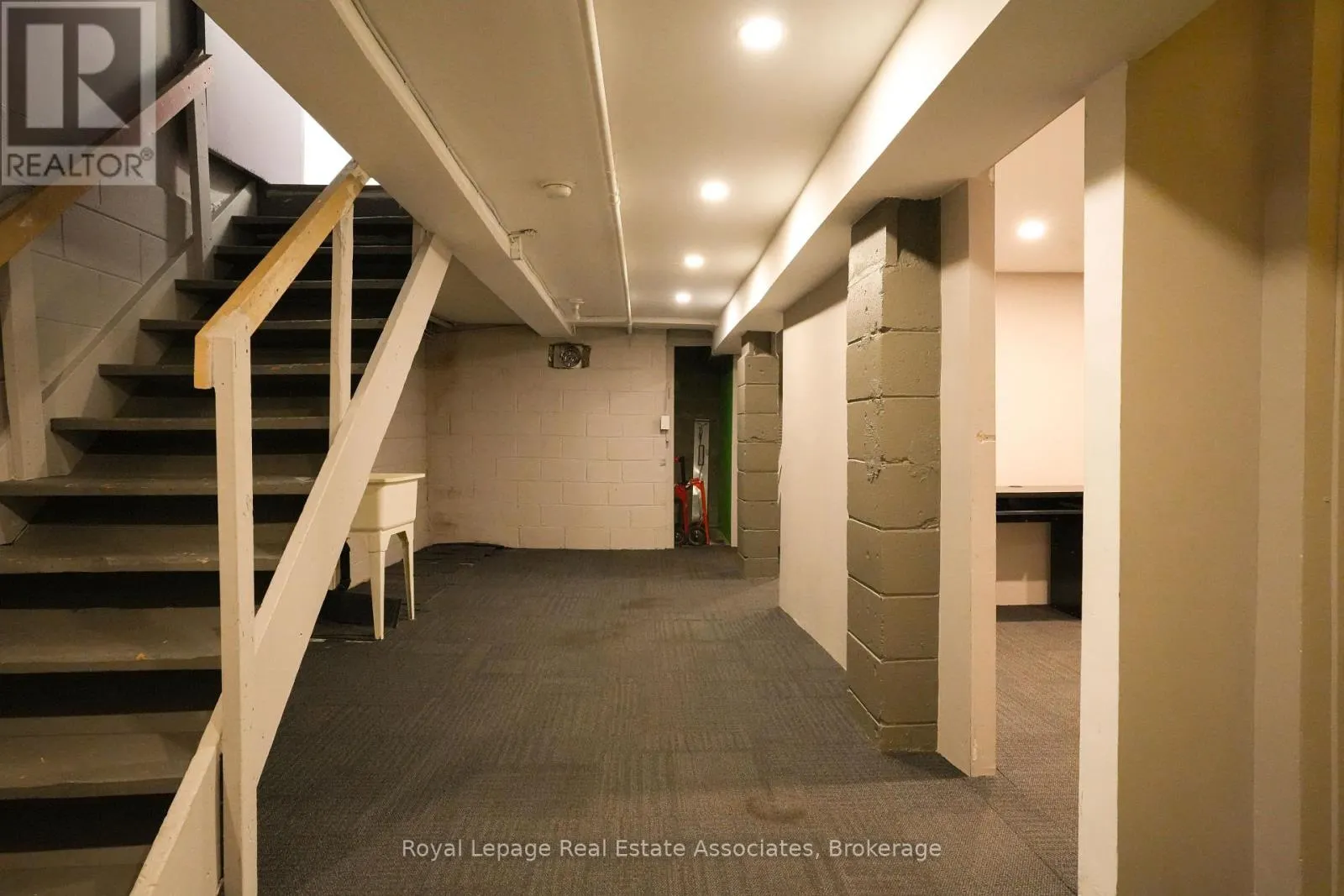 404 ROYAL YORK ROAD