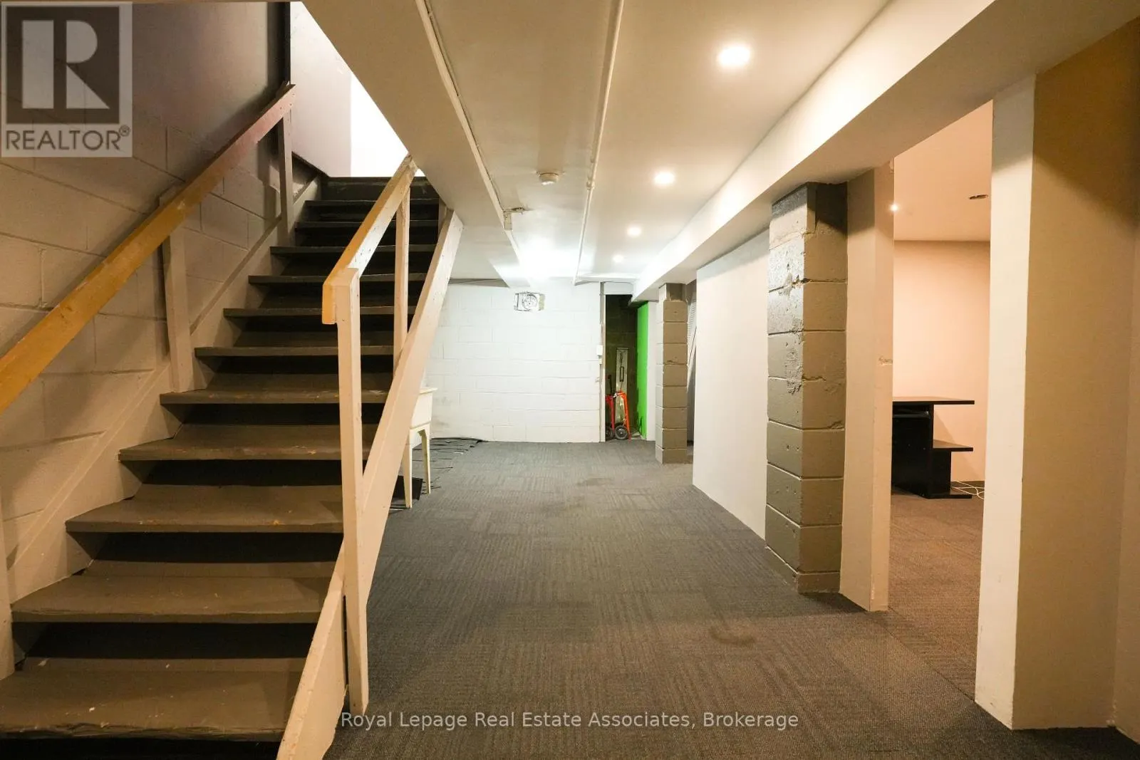404 ROYAL YORK ROAD