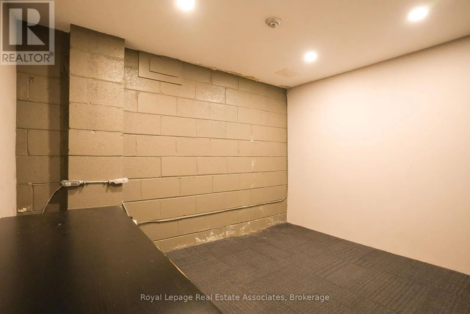 404 ROYAL YORK ROAD