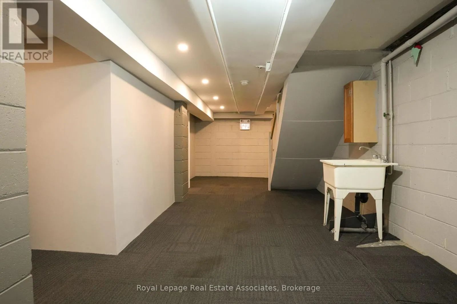 404 ROYAL YORK ROAD