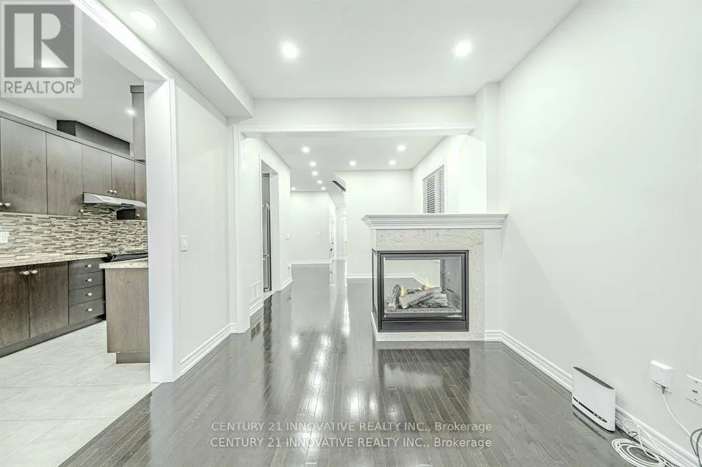 UPPER - 59 SPEEDWELL STREET W