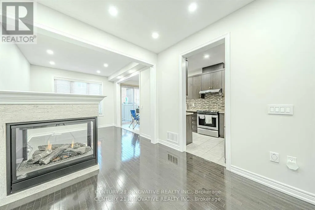 UPPER - 59 SPEEDWELL STREET W