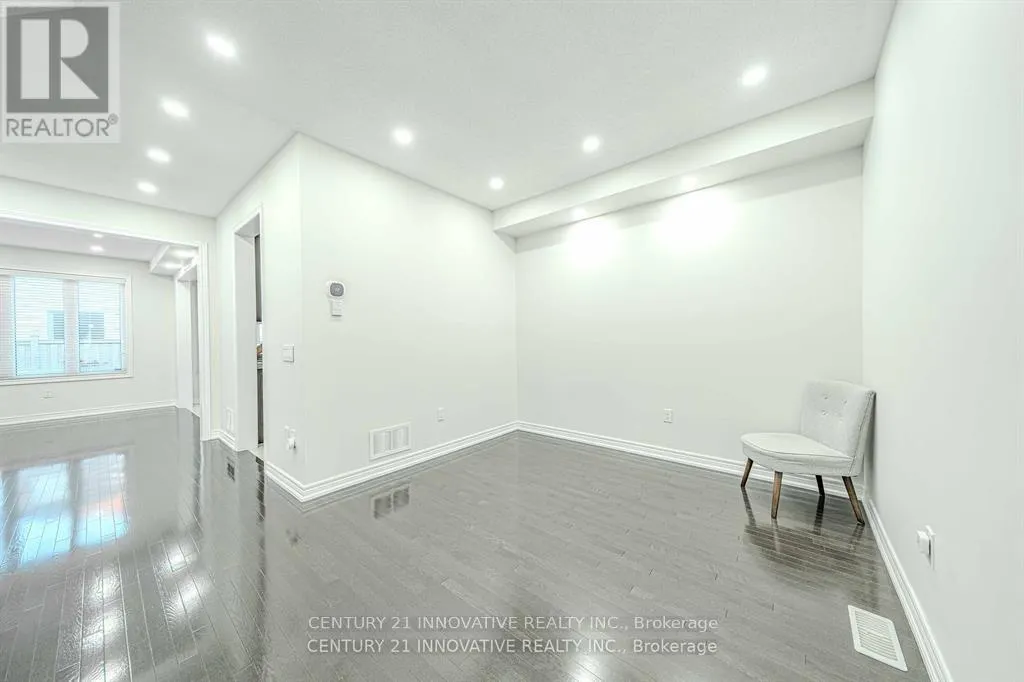 UPPER - 59 SPEEDWELL STREET W