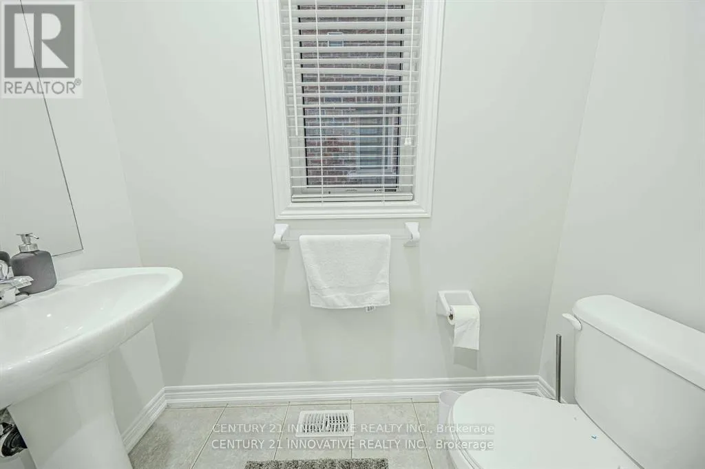 UPPER - 59 SPEEDWELL STREET W