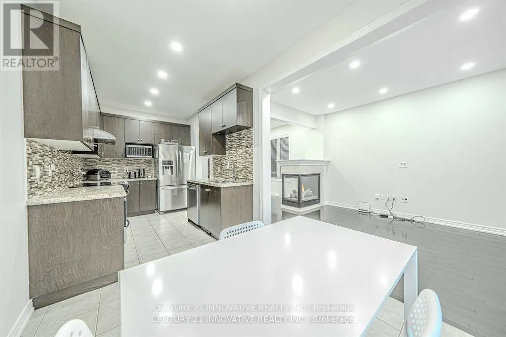 UPPER - 59 SPEEDWELL STREET W