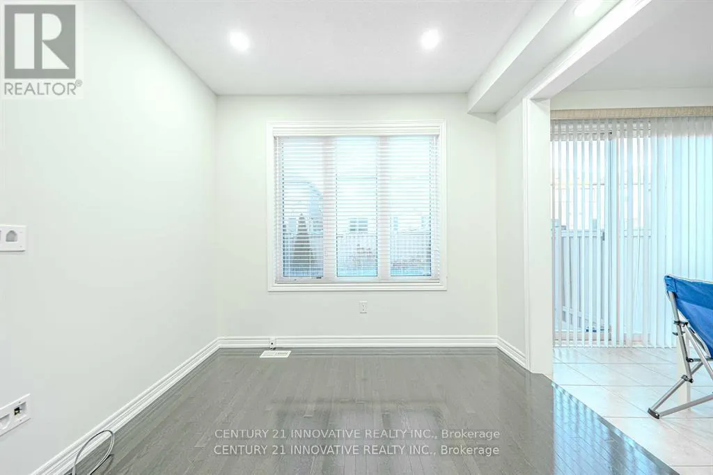 UPPER - 59 SPEEDWELL STREET W