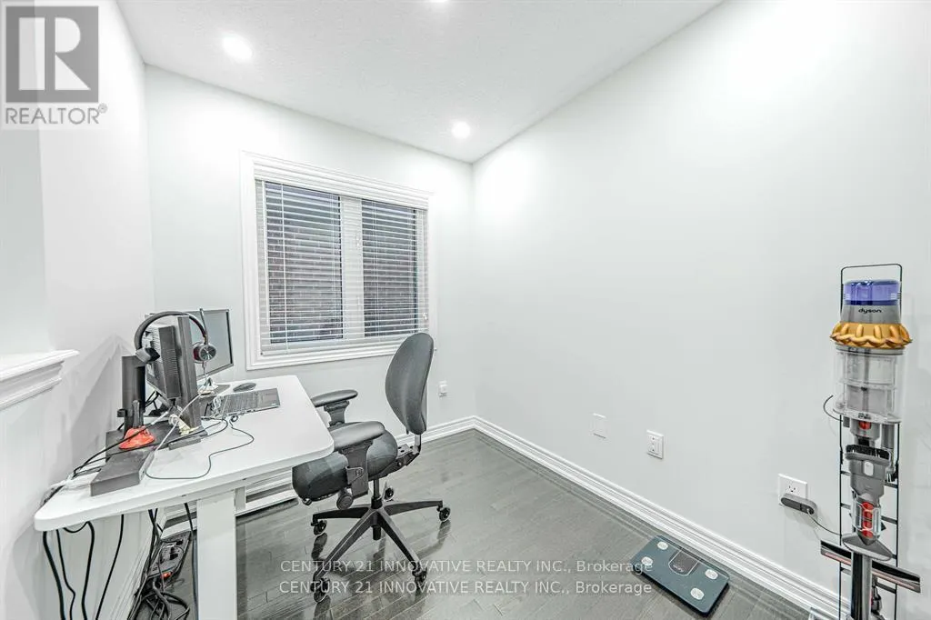 UPPER - 59 SPEEDWELL STREET W