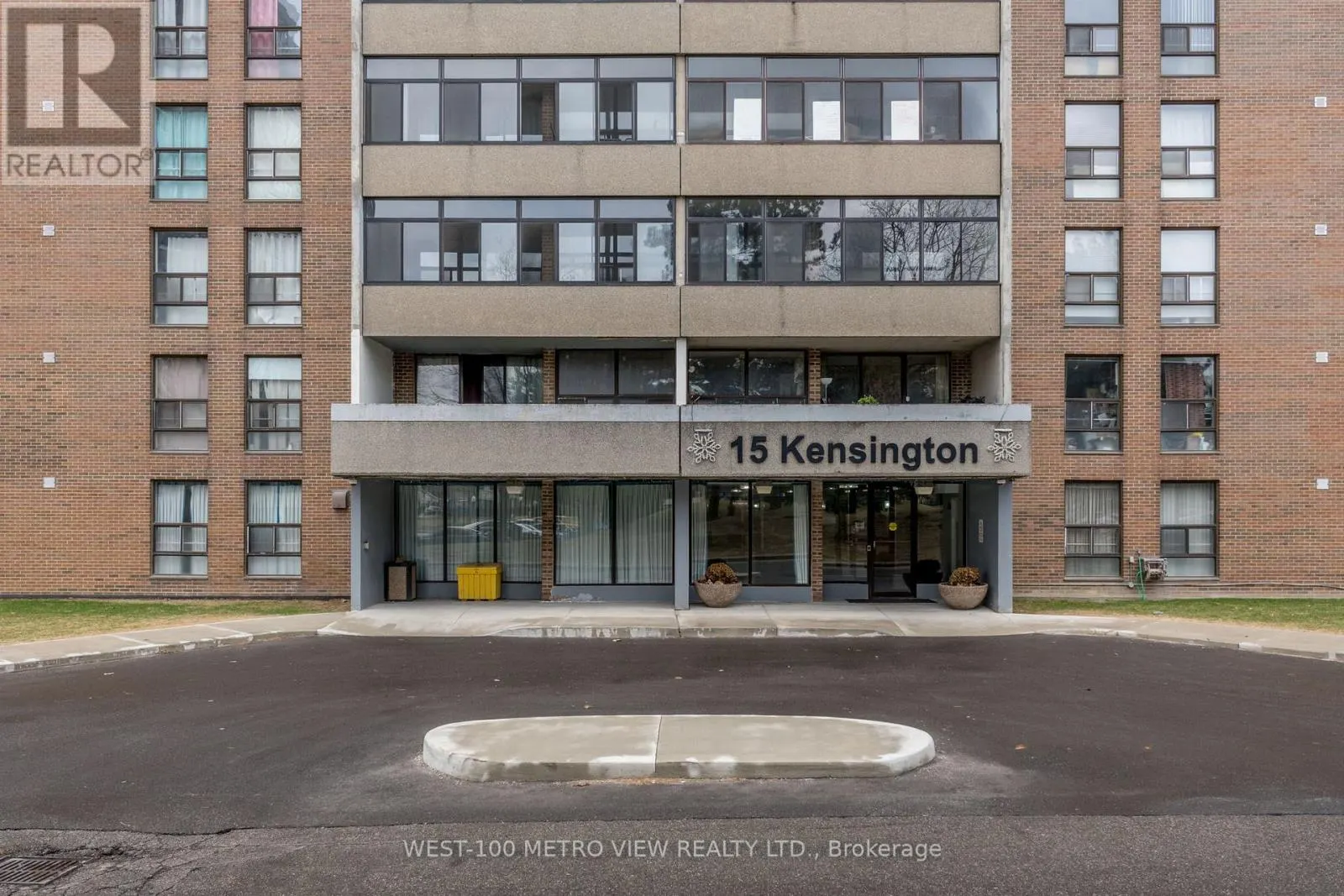 908 - 15 KENSINGTON ROAD