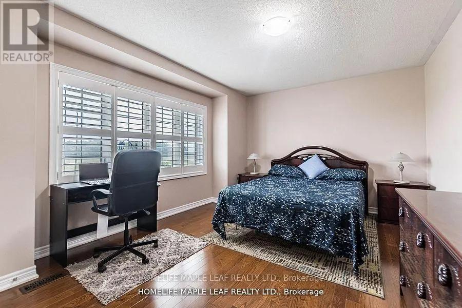 34 JOLANA CRESCENT