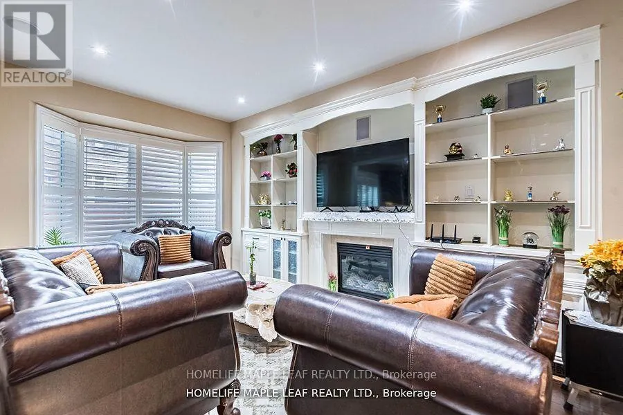34 JOLANA CRESCENT