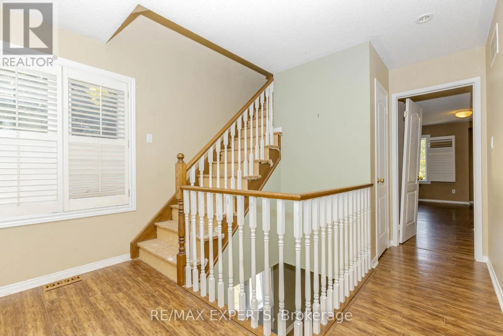 17B - 1084 QUEEN STREET W