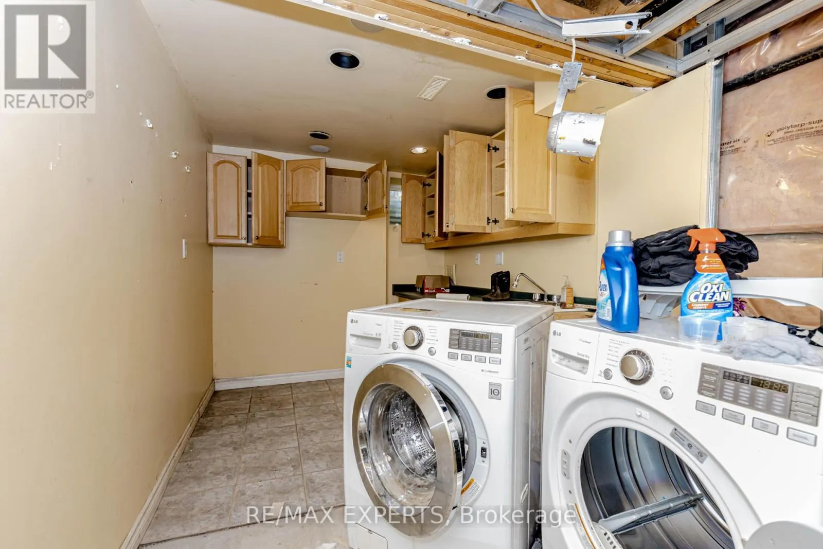 17B - 1084 QUEEN STREET W