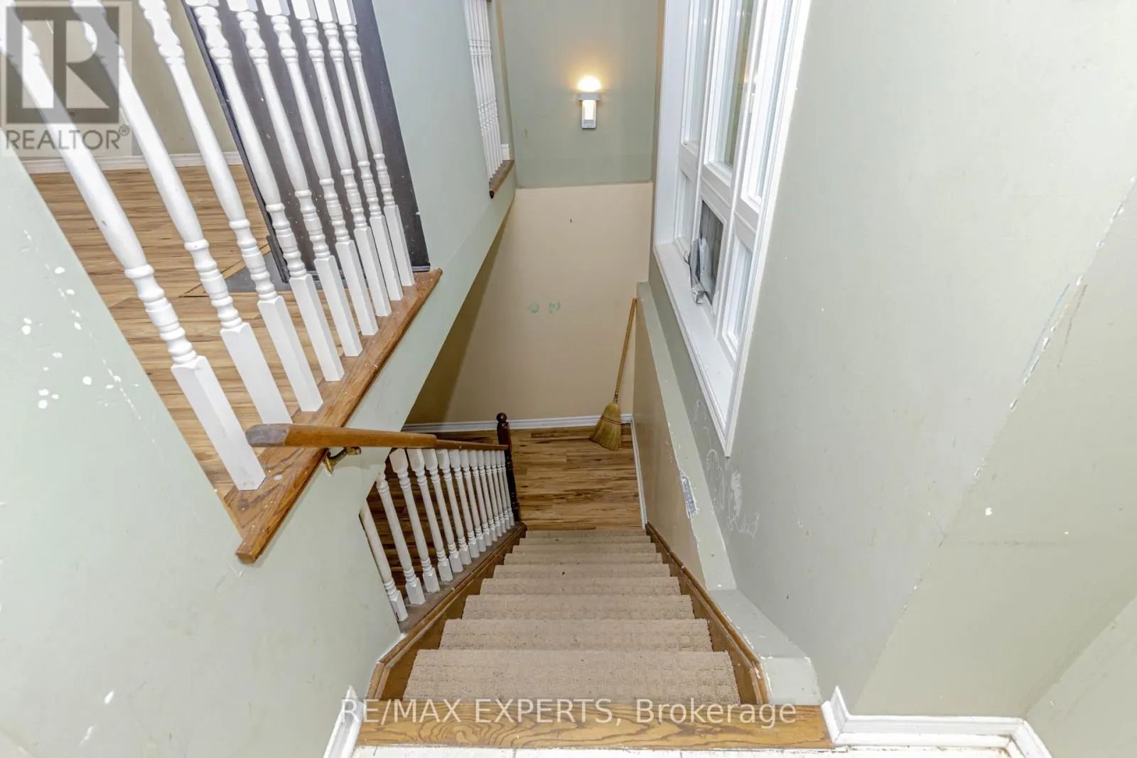 17B - 1084 QUEEN STREET W