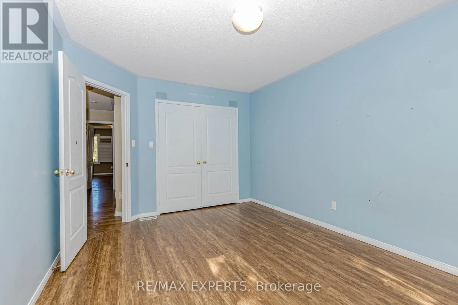17B - 1084 QUEEN STREET W