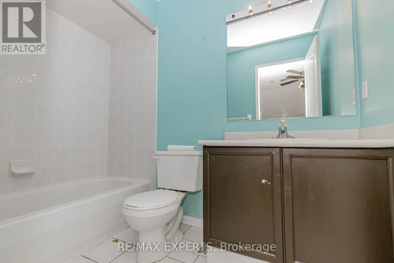 17B - 1084 QUEEN STREET W