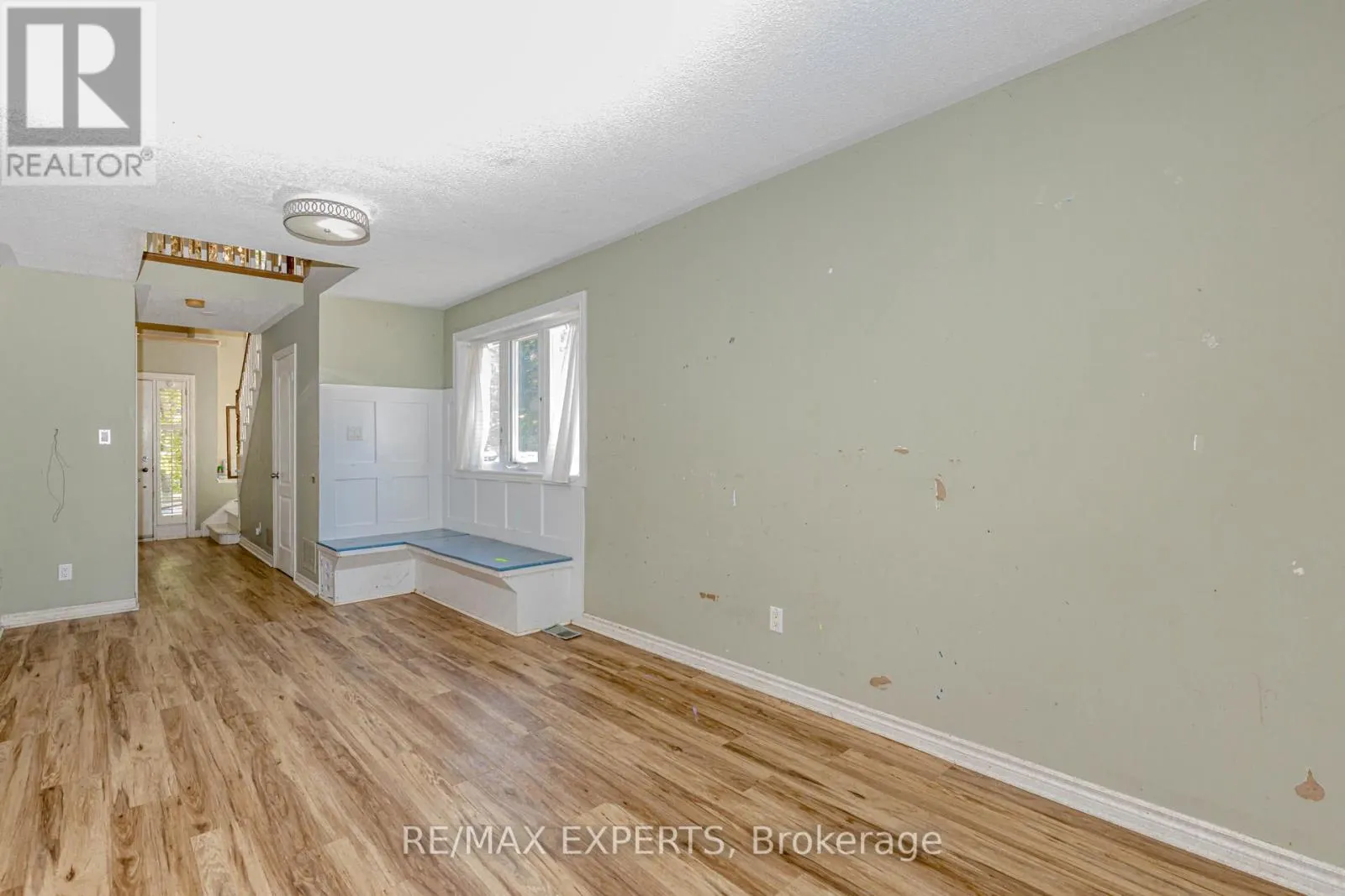 17B - 1084 QUEEN STREET W