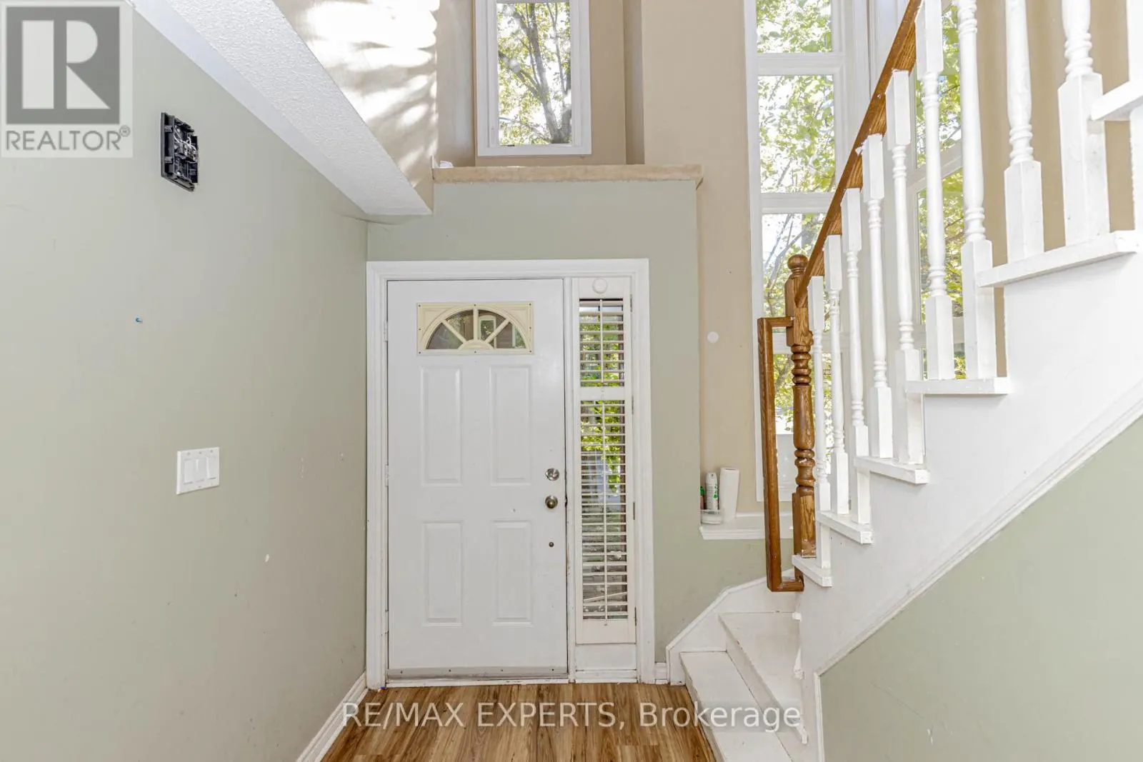 17B - 1084 QUEEN STREET W