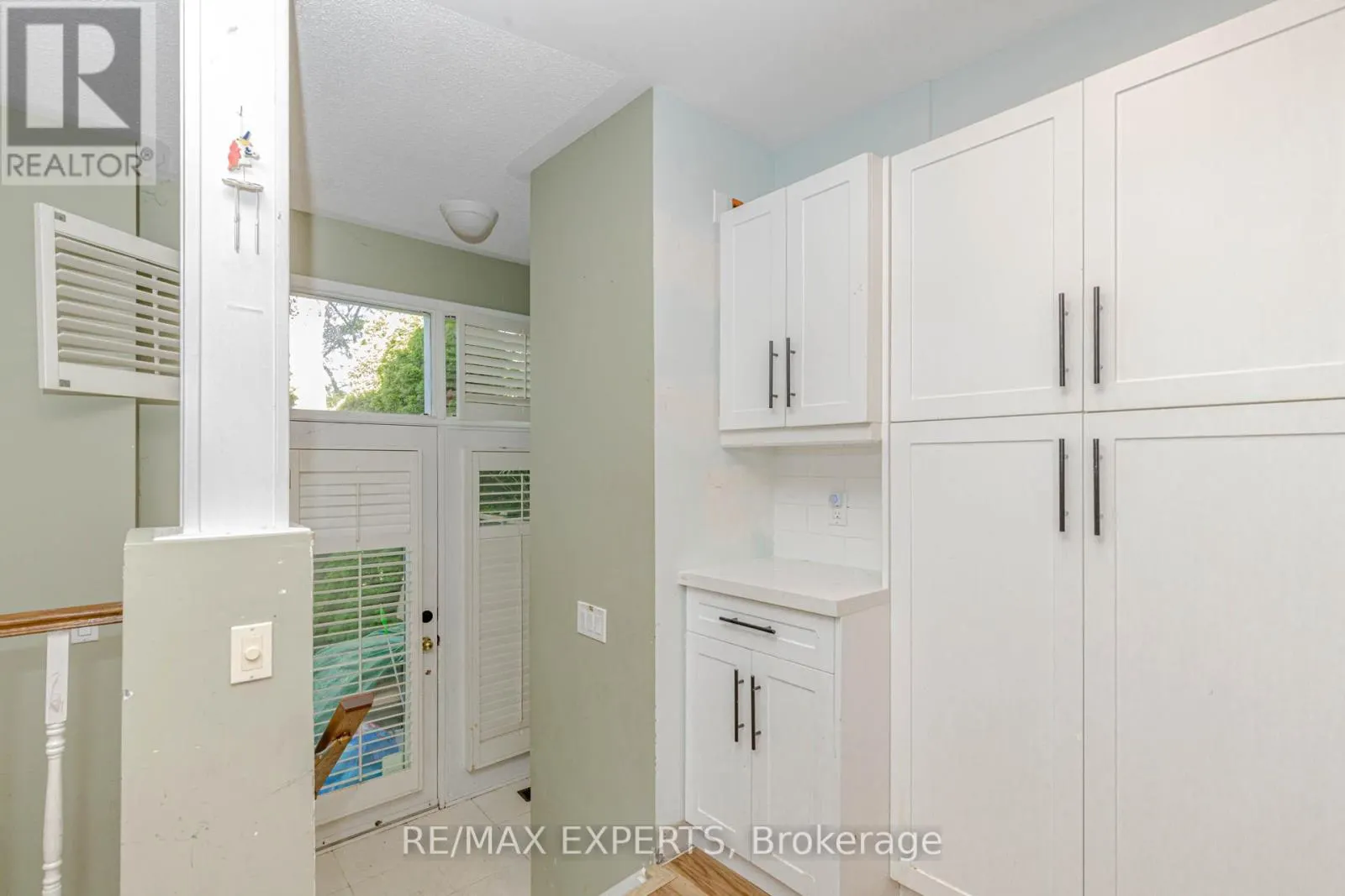17B - 1084 QUEEN STREET W