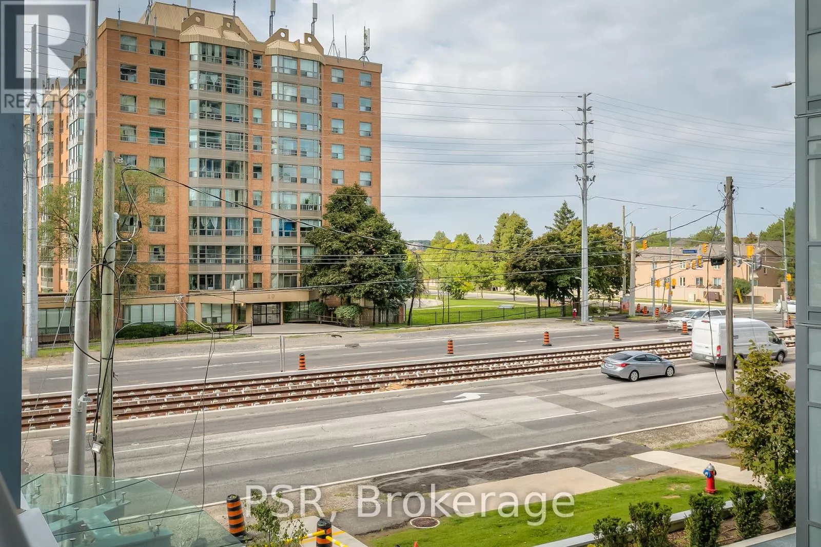 204 - 5101 HURONTARIO STREET