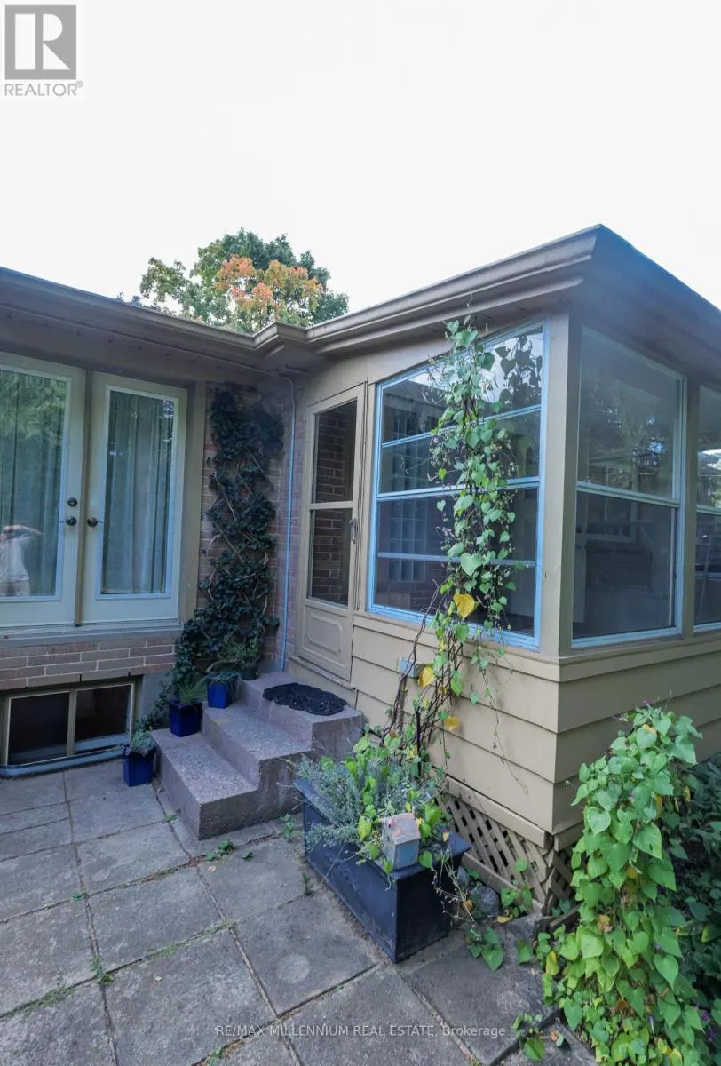 2395 EDENHURST DRIVE