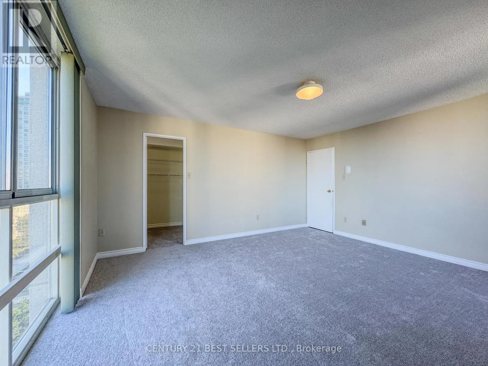 1803 - 3650 KANEFF CRESCENT