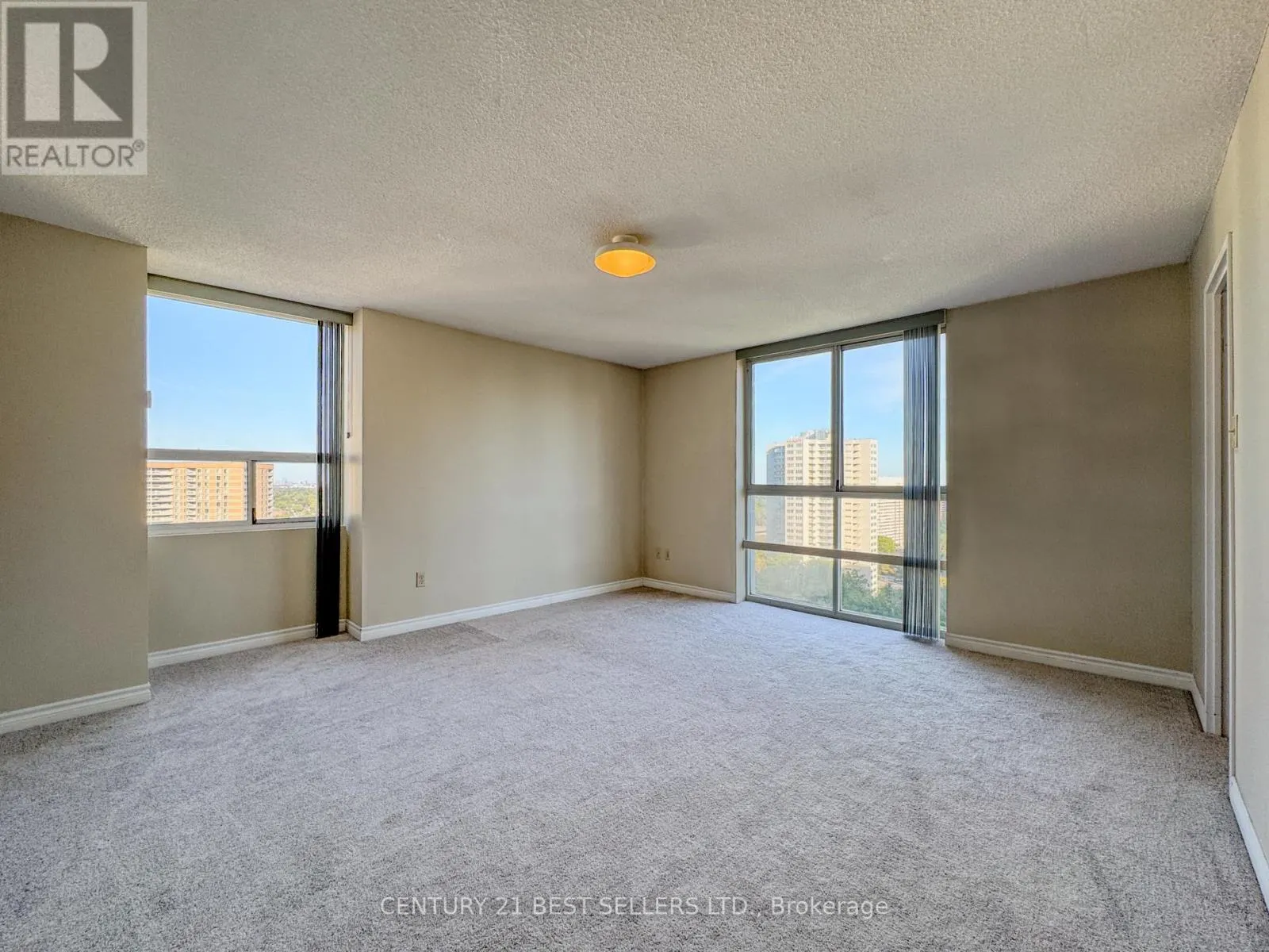 1803 - 3650 KANEFF CRESCENT