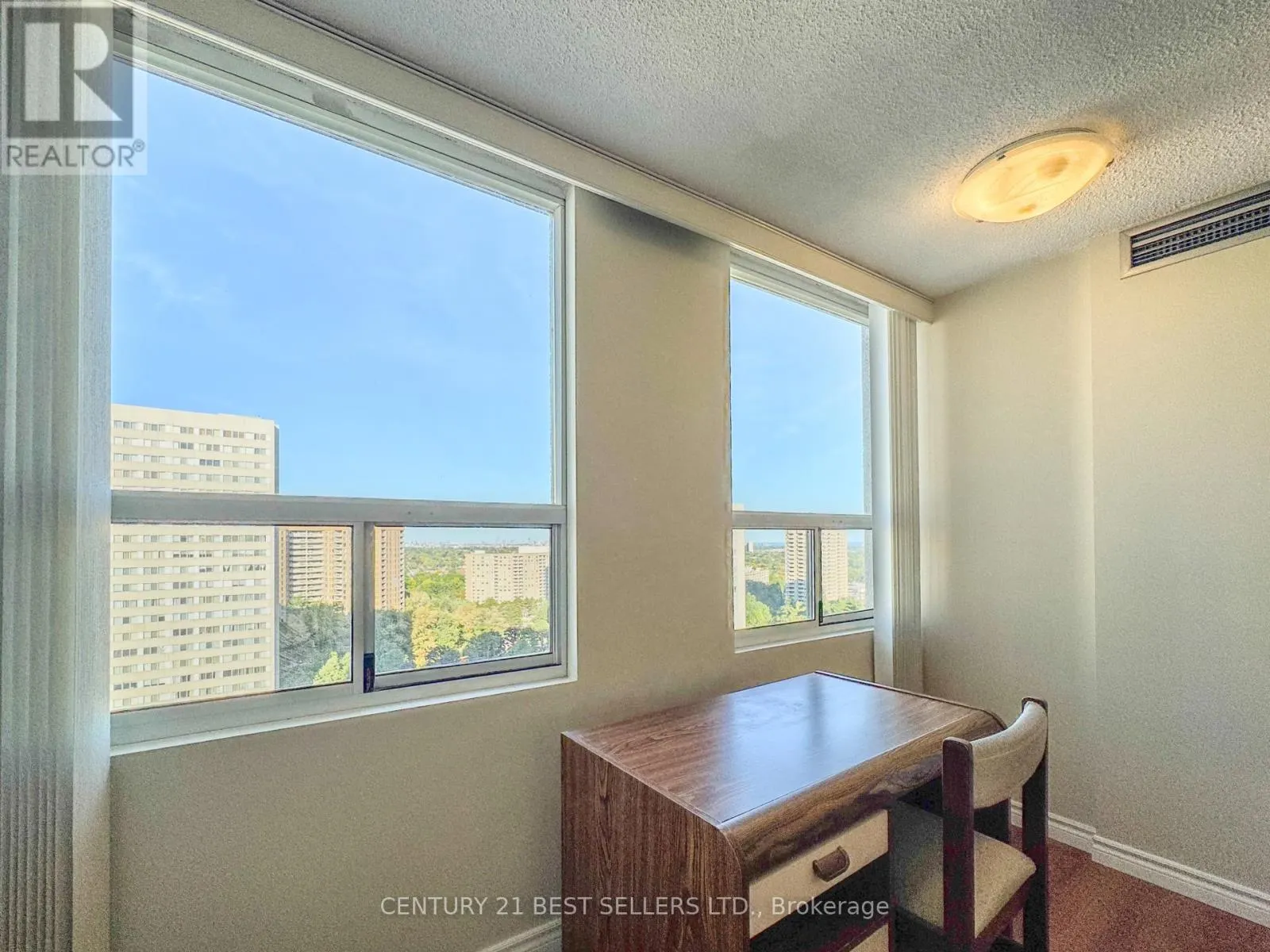 1803 - 3650 KANEFF CRESCENT