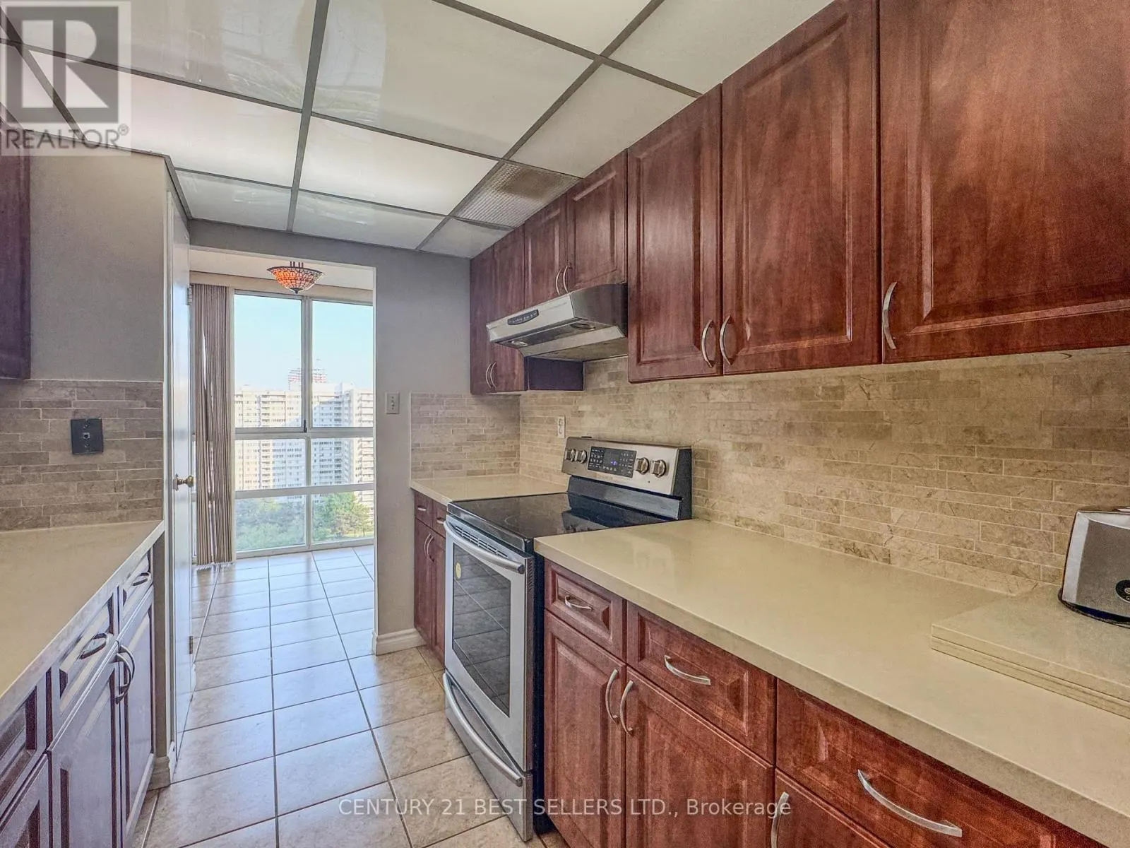 1803 - 3650 KANEFF CRESCENT