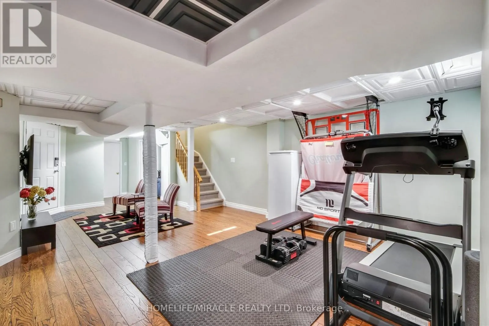 373 TURNBERRY CRESCENT
