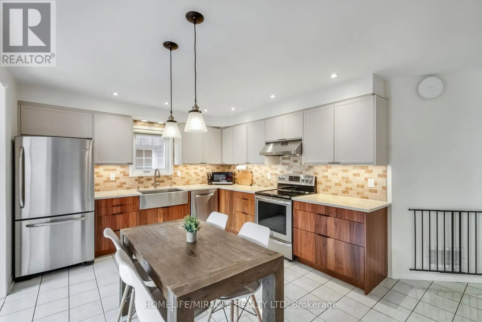 373 TURNBERRY CRESCENT
