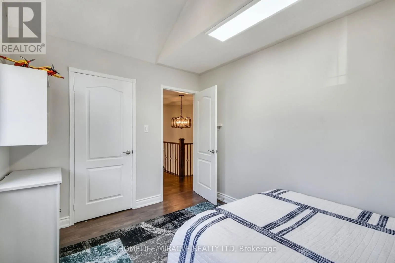 373 TURNBERRY CRESCENT