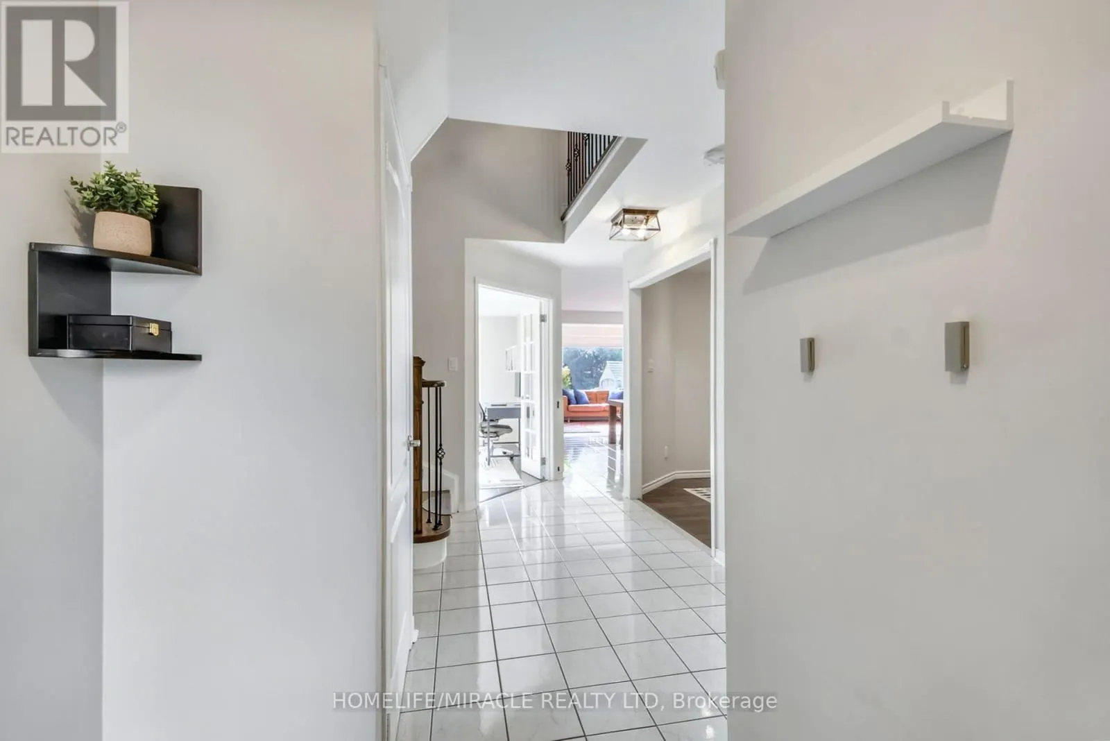 373 TURNBERRY CRESCENT