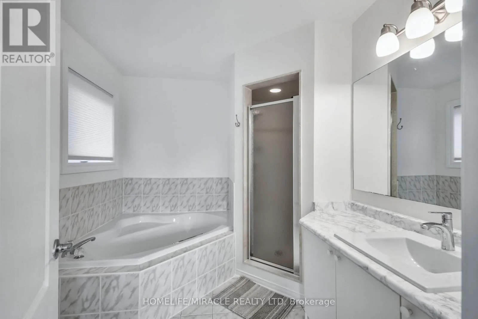 373 TURNBERRY CRESCENT