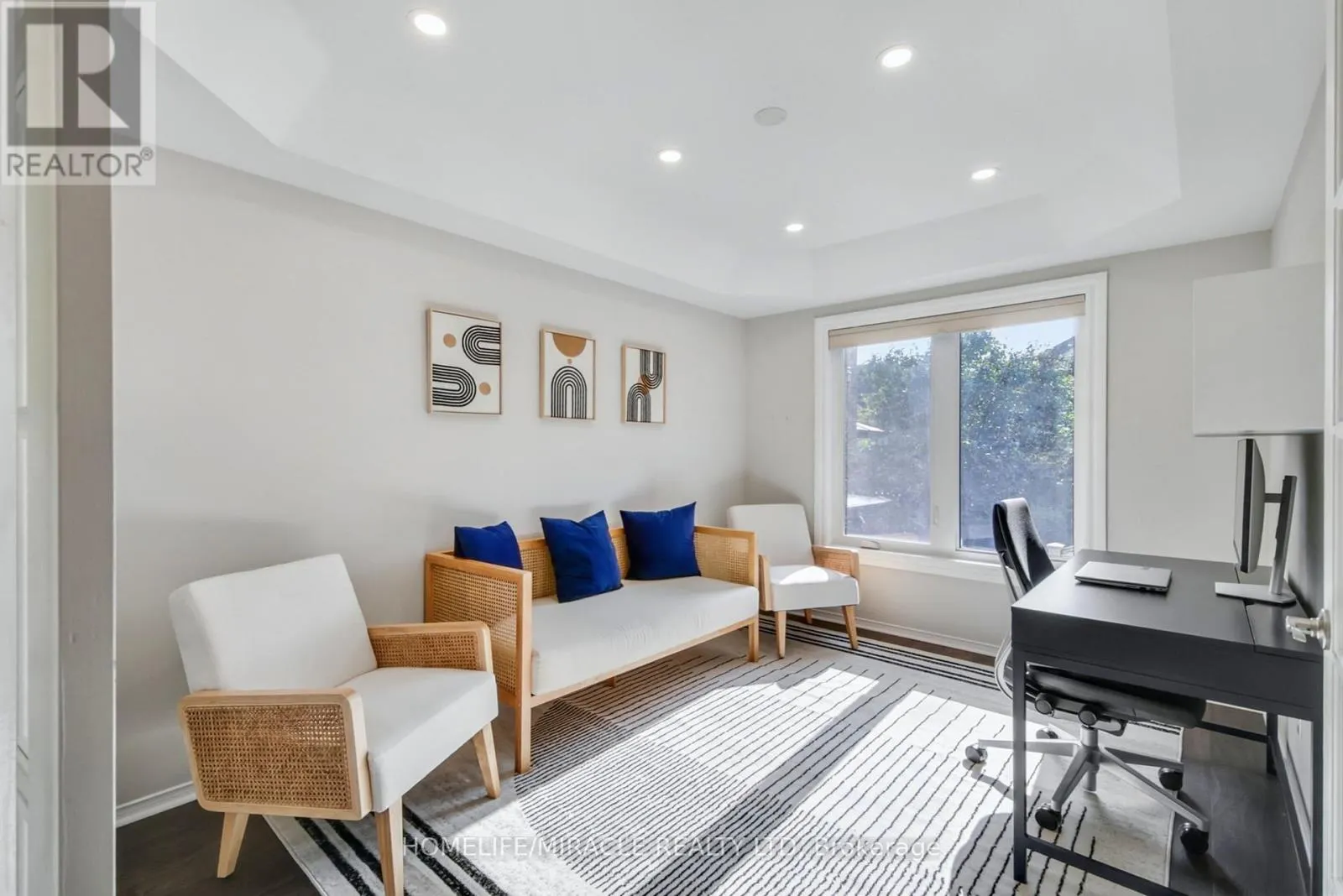 373 TURNBERRY CRESCENT