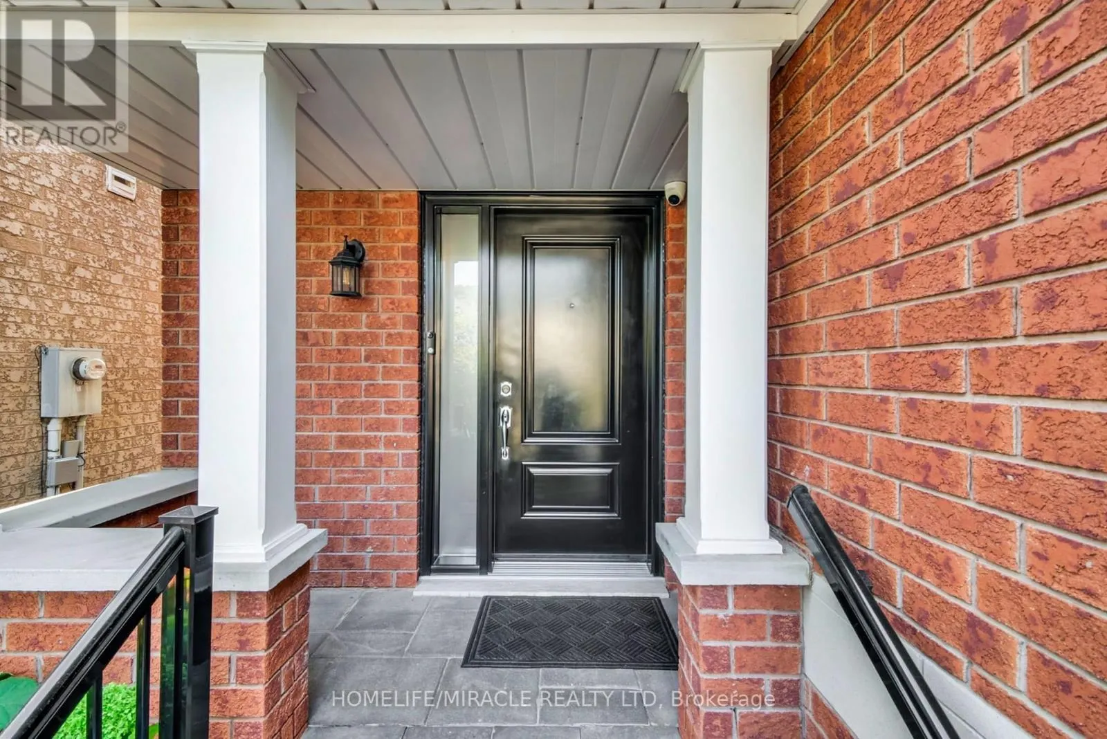 373 TURNBERRY CRESCENT