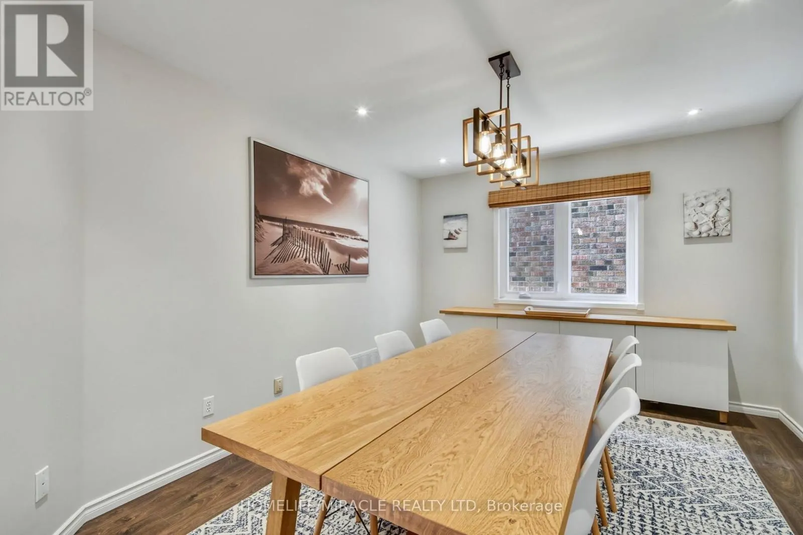 373 TURNBERRY CRESCENT