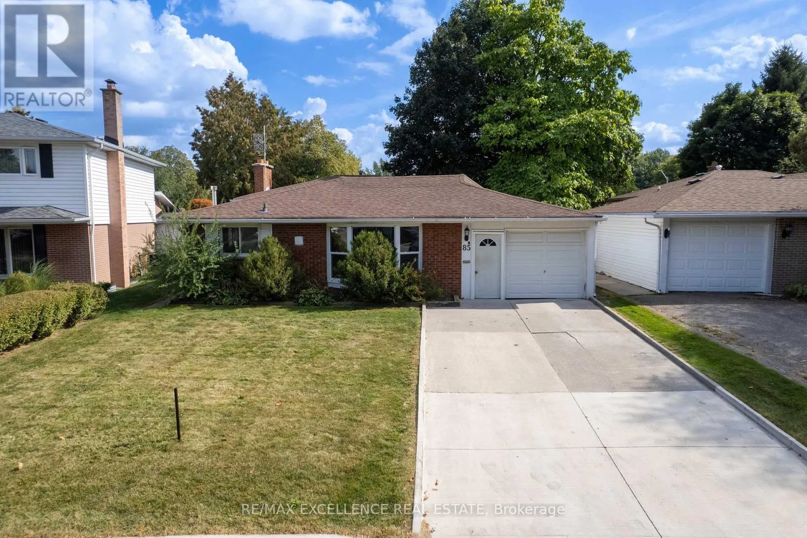 85 WATSON CRESCENT