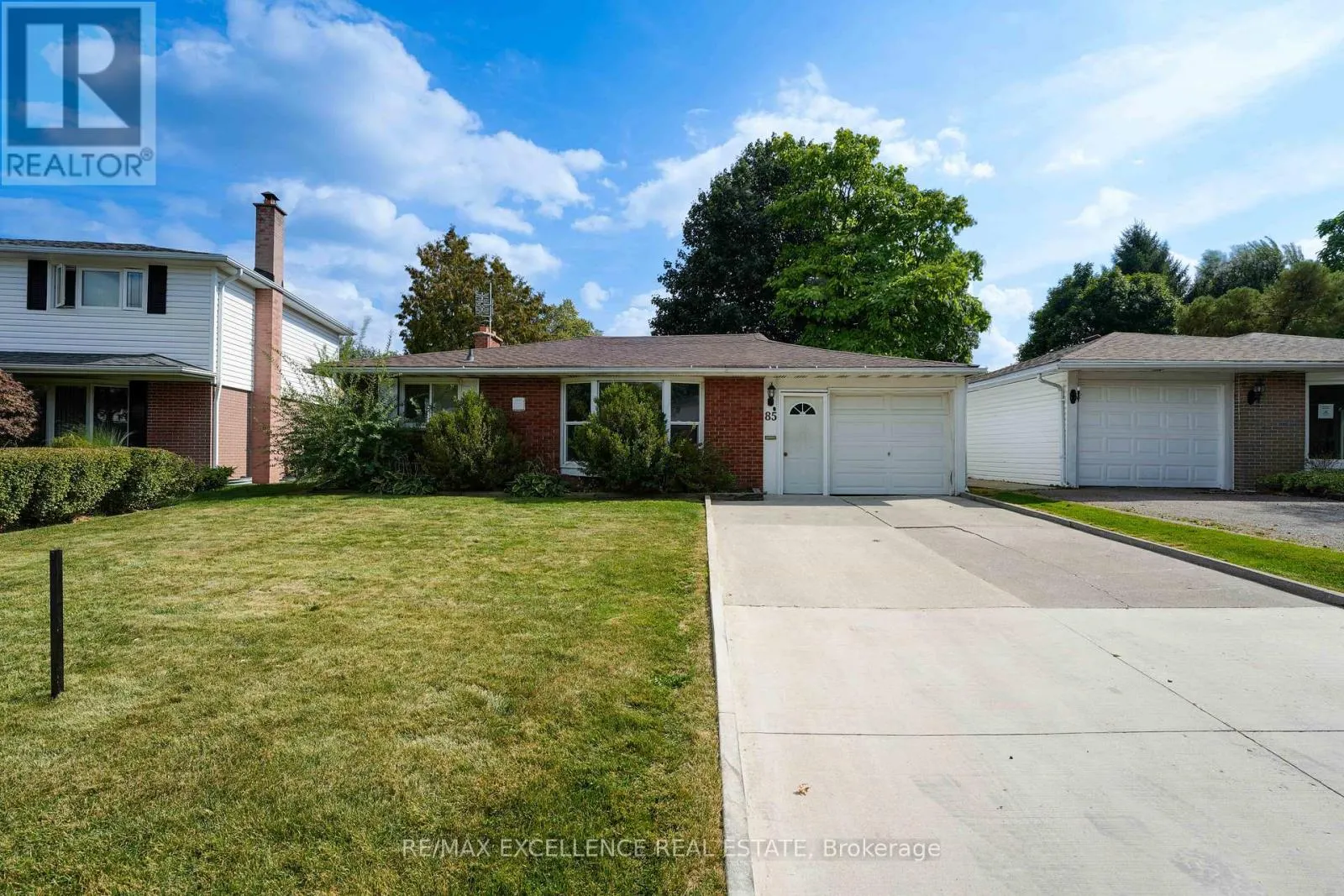 85 WATSON CRESCENT