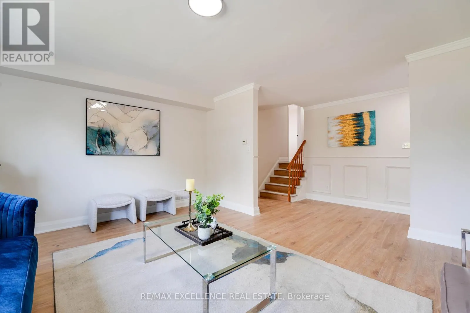 85 WATSON CRESCENT