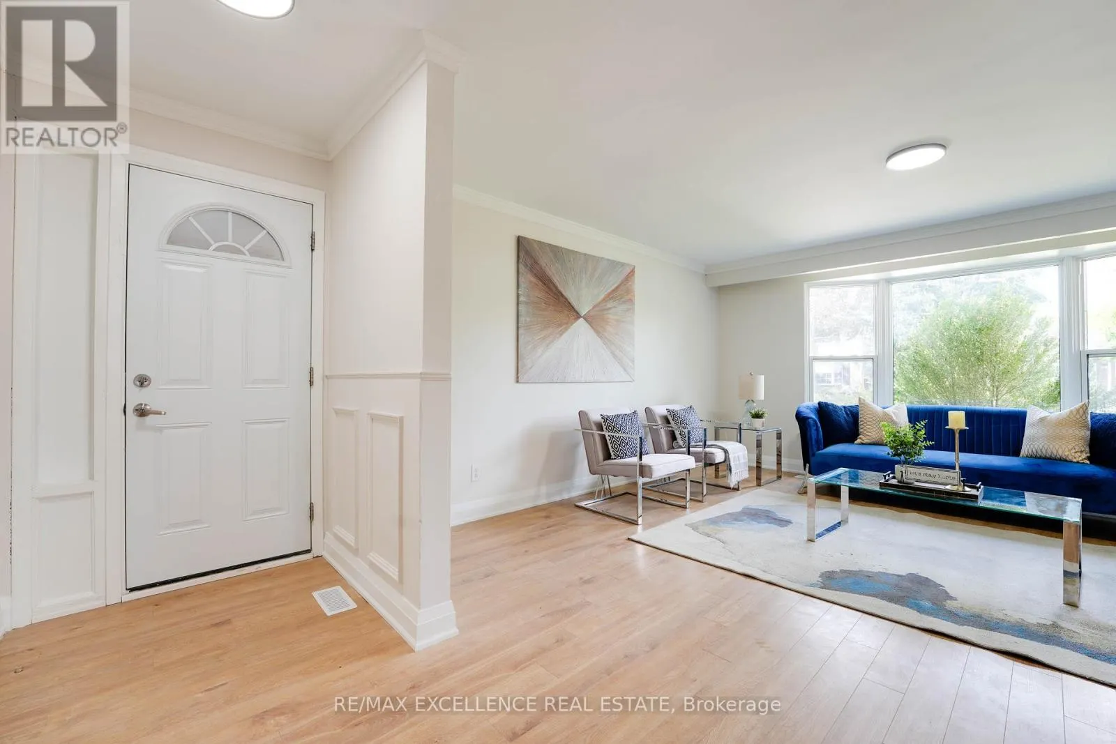 85 WATSON CRESCENT